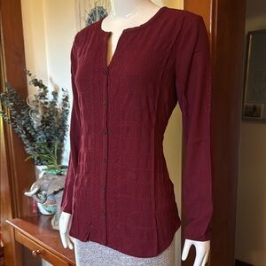 NWT Eddie Bauer size small Women's Burgundy Button-Up Top